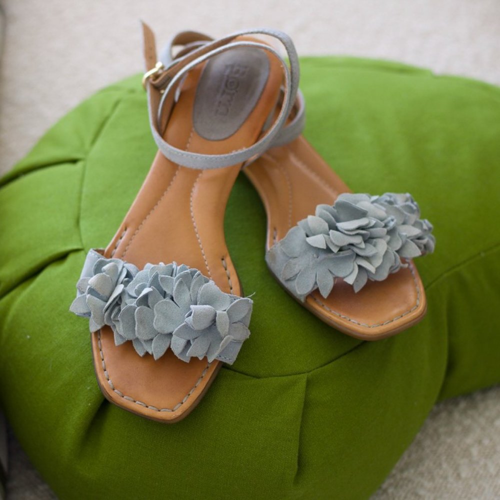 Born Bouvet Suede Blue Floral Sandals Size 7.5 US 38 EU